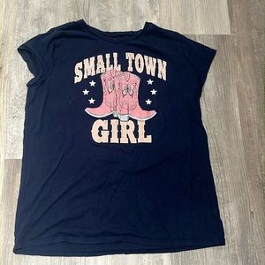 Small Town Girl grapic tee